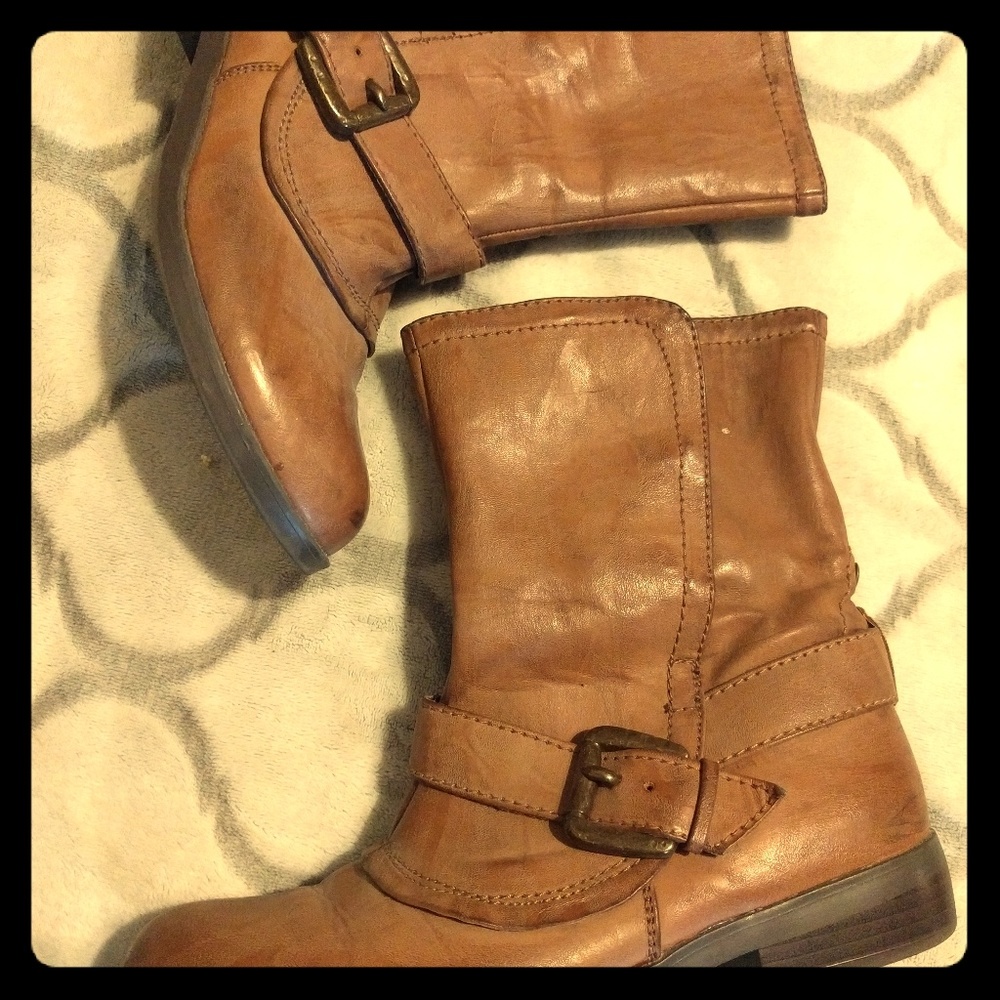 Brown mid calf boots! No heel!